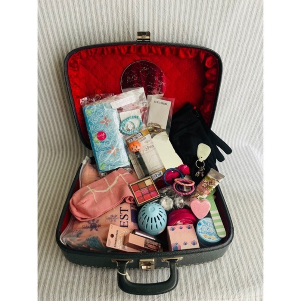 Vintage Traincase Grey/Red Fun Mixed Lot Roots 73 Harry Potter Plouise